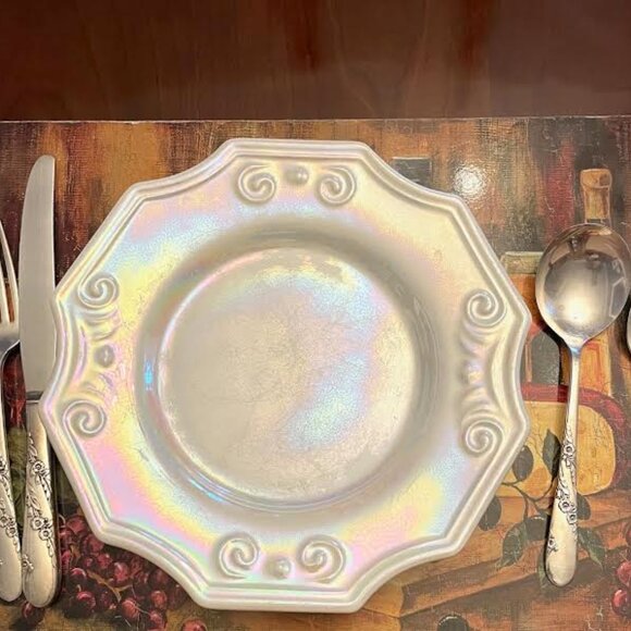 Set of 4 Italian Luncheon Plates  White Iridescent Pearlized Scalloped Edges - Picture 3 of 12